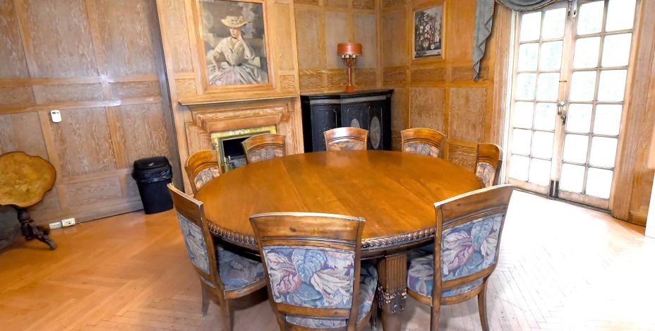 oak room MAY 2024_8135