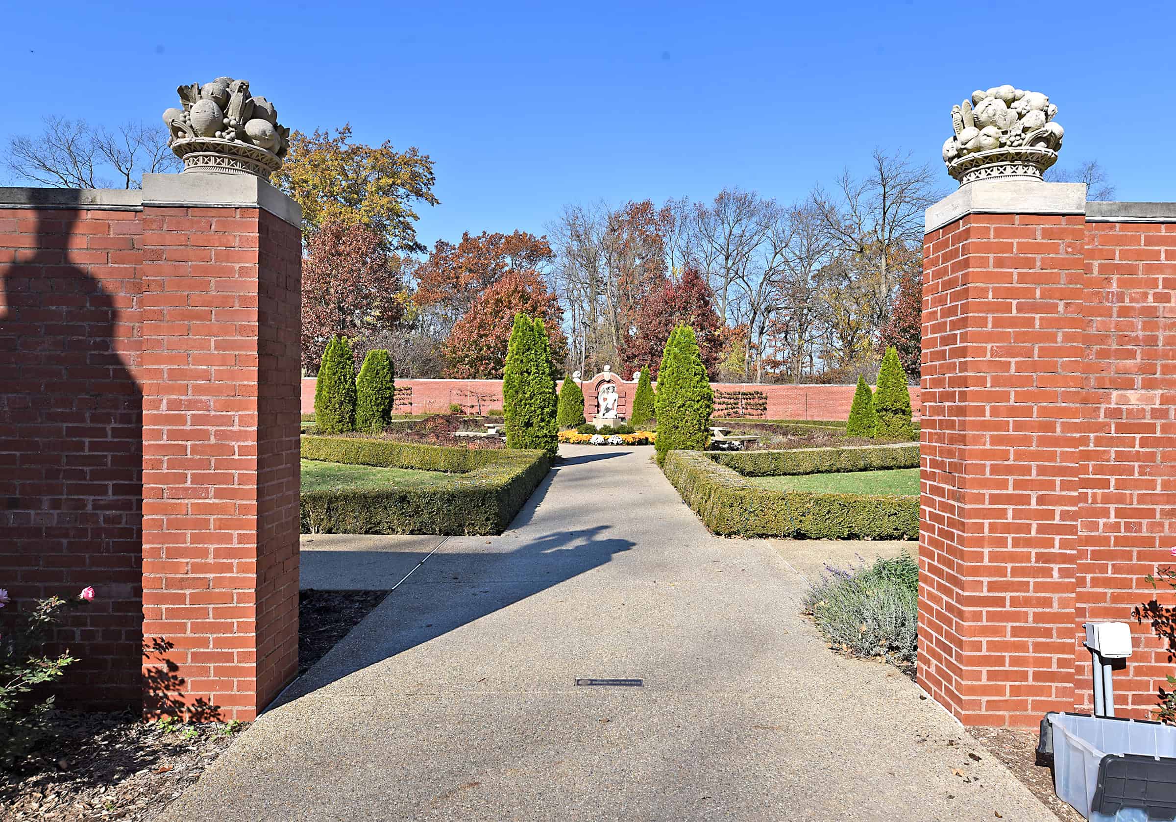 brick wall garden 2316